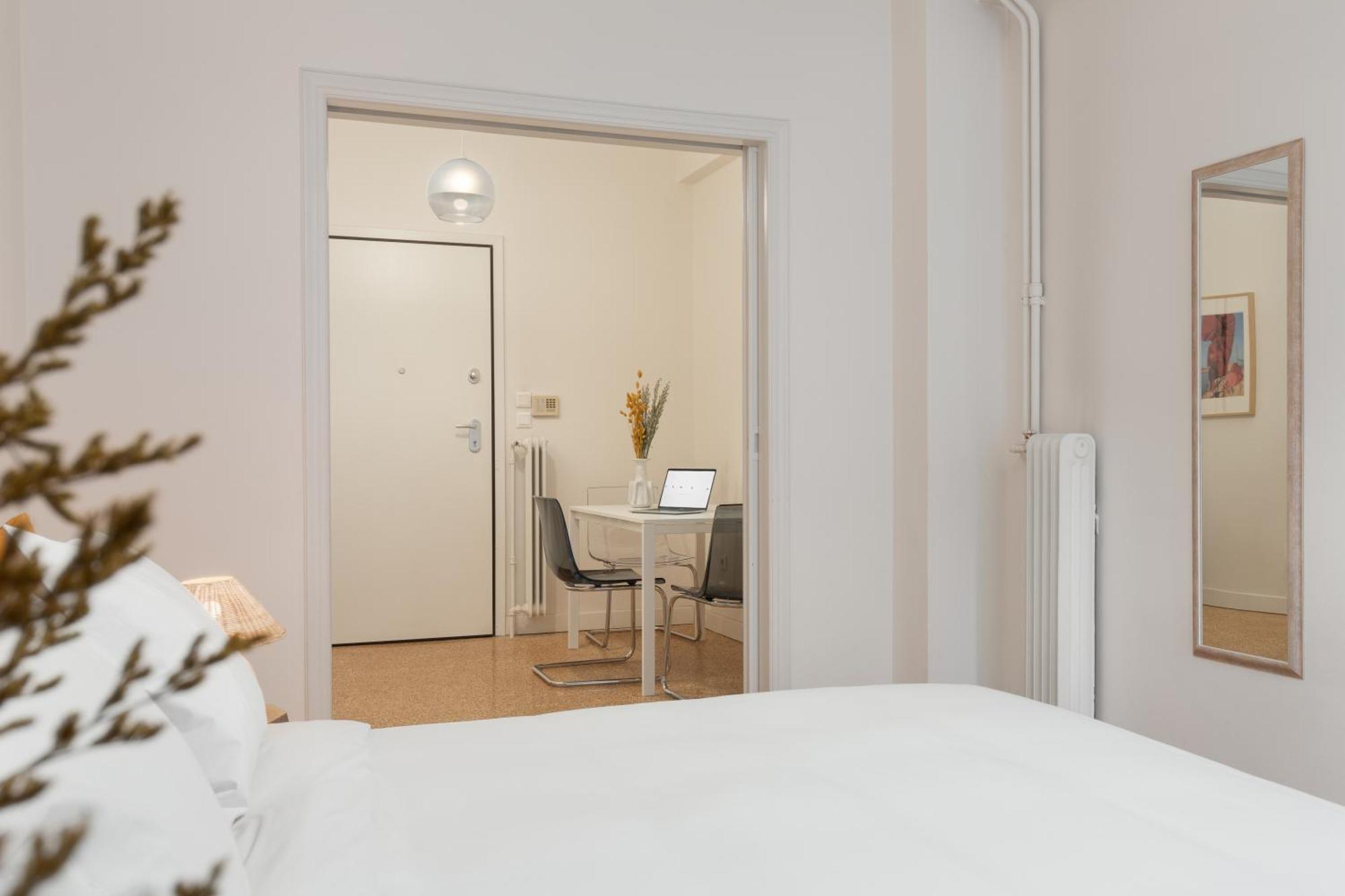 Peaceful Apartment In Neapoli, Exarcheia アテネ エクステリア 写真