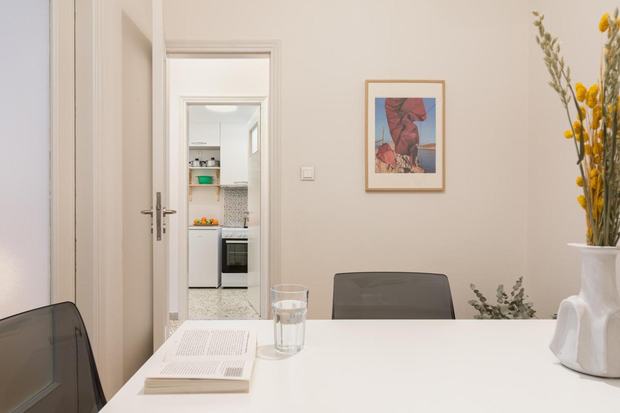 Peaceful Apartment In Neapoli, Exarcheia アテネ エクステリア 写真